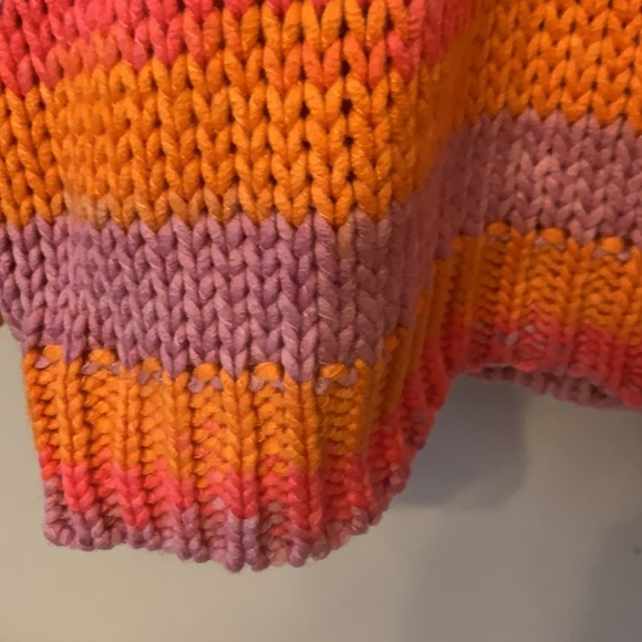 NWT fable sweater Large - Picture 4 of 7